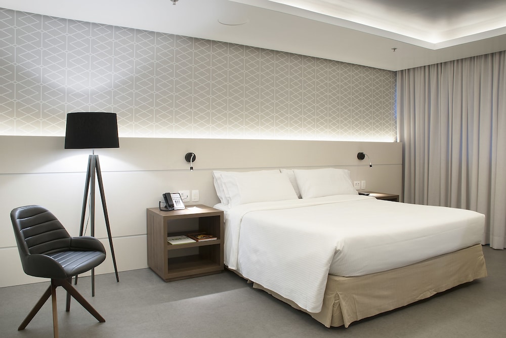 Master Porto Alegre (ex. Holiday Inn Porto Alegre) 11/69