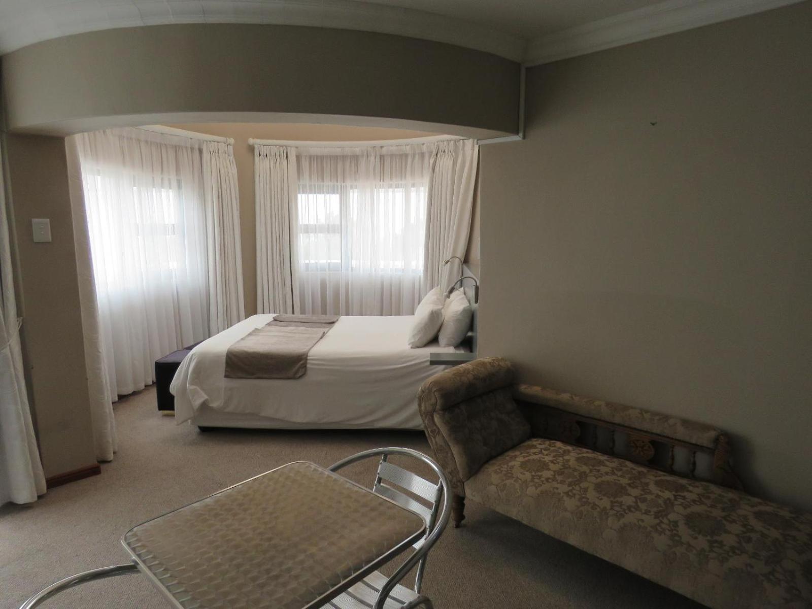 St Helena Bay Hotel 8/21