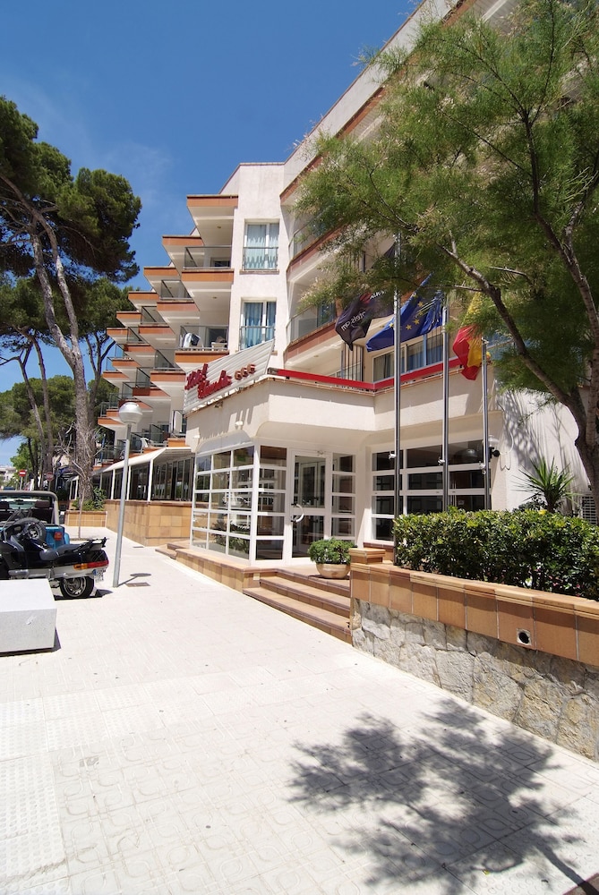 Clumba Hotel 10/50