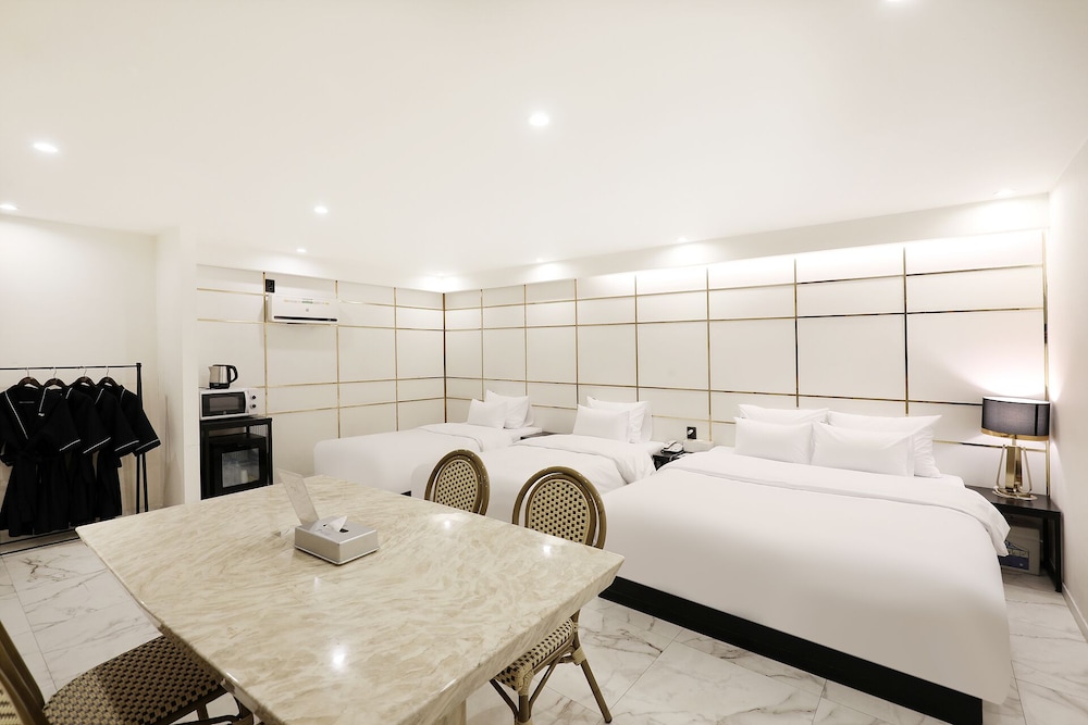 Hotel Tomgi 75/99