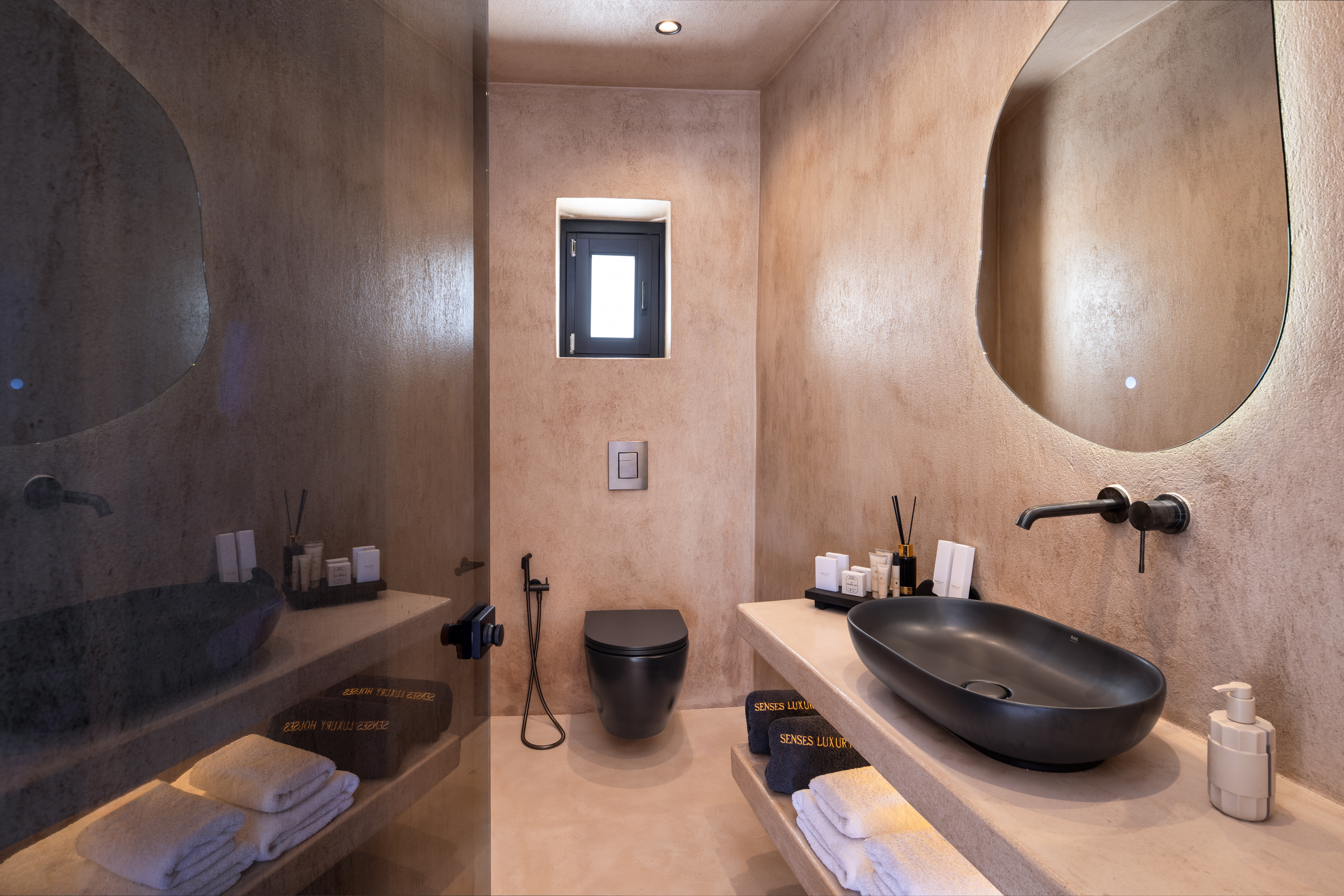 Senses Luxury Houses 104/106