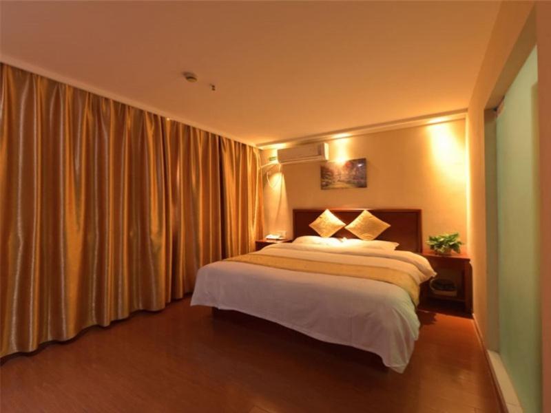 GreenTree Inn Shanghai Songjiang District Yanshou road Li ta Express Hotel 32/58