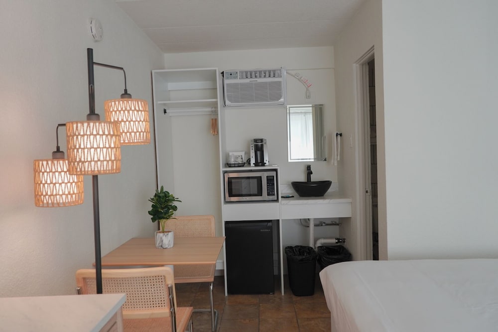 Casa Del Sole Motel 23/54