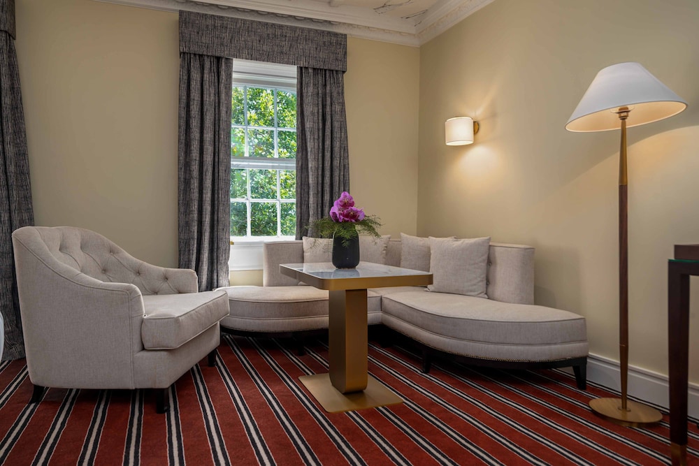 Red Lion Hotel 32/45