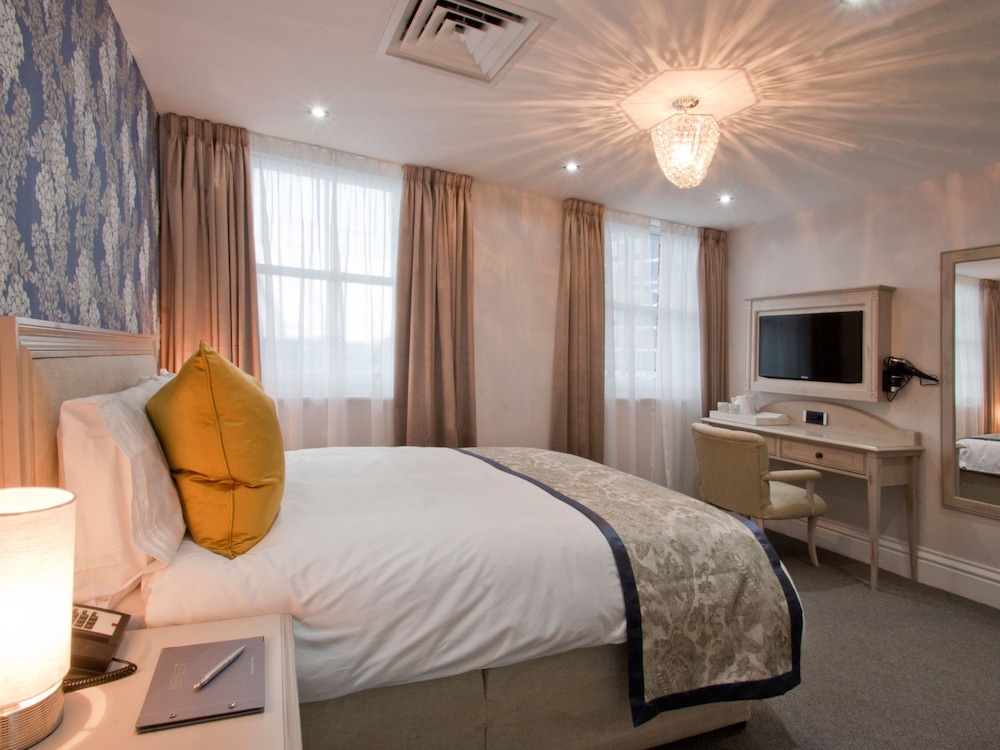W12 ROOMS 24/58