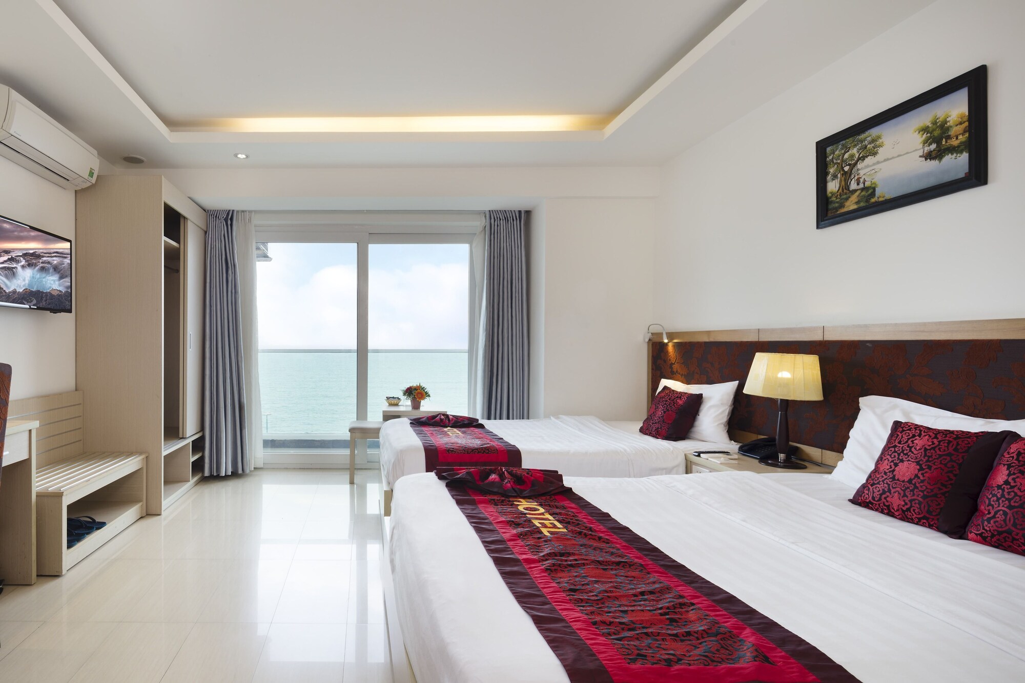 DELUXE, DOUBLE BED, SEA VIEW