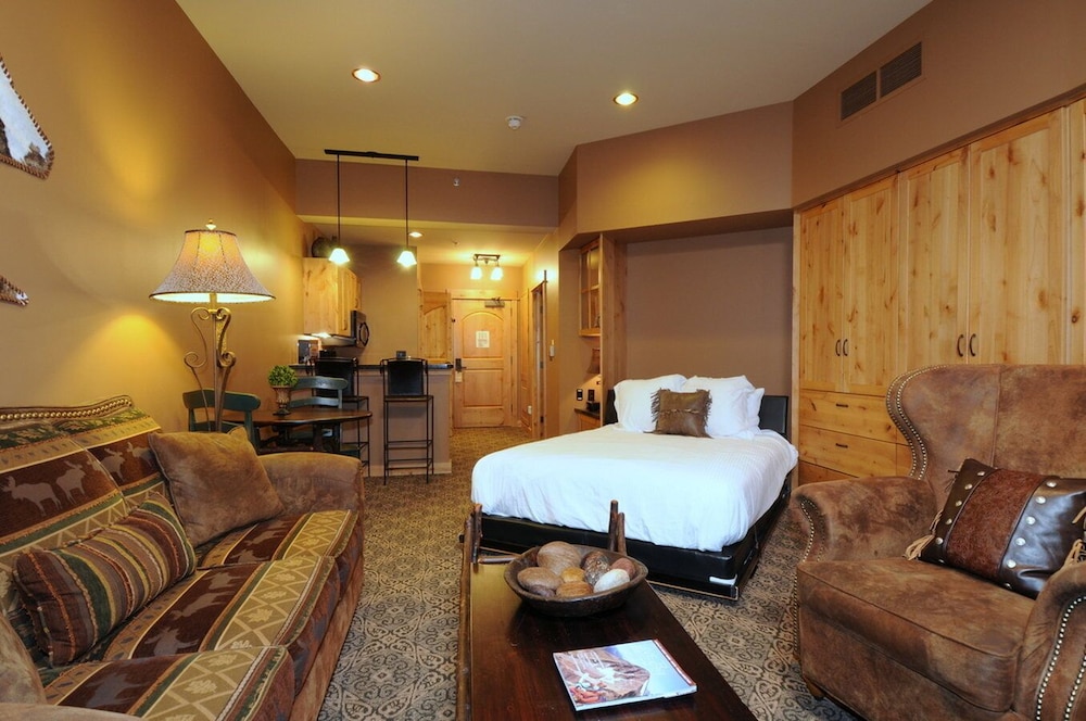 The Village Center At Big Sky Resort 11/70