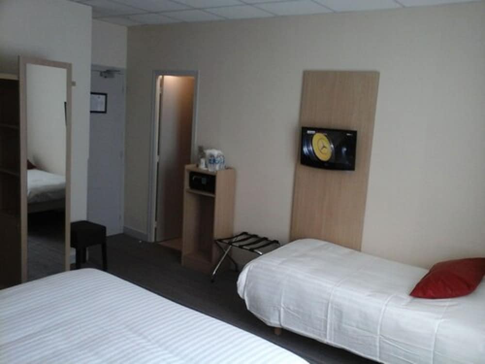 ROOM, TRIPLE