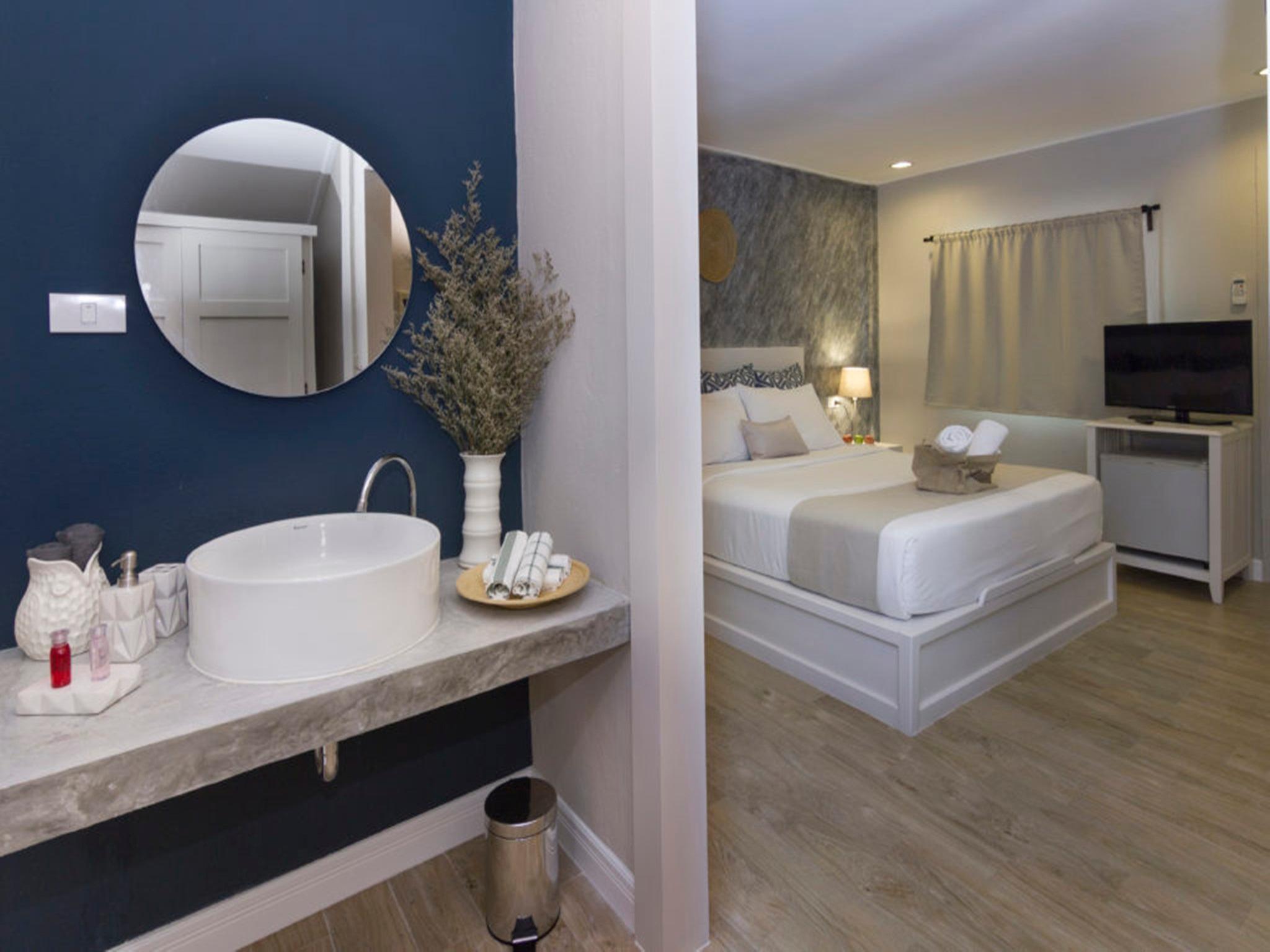 Pool, Deluxe, Double Bed