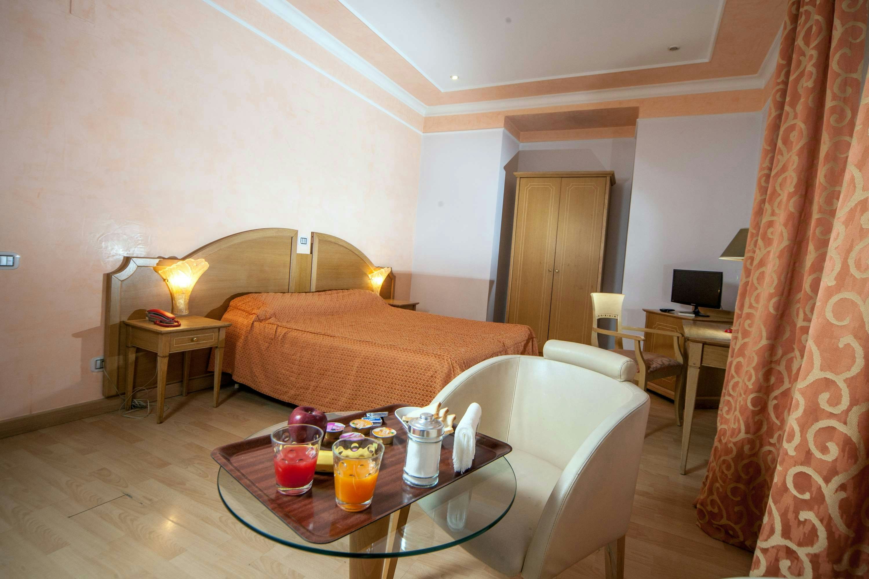 Hotel La Pace 49/59