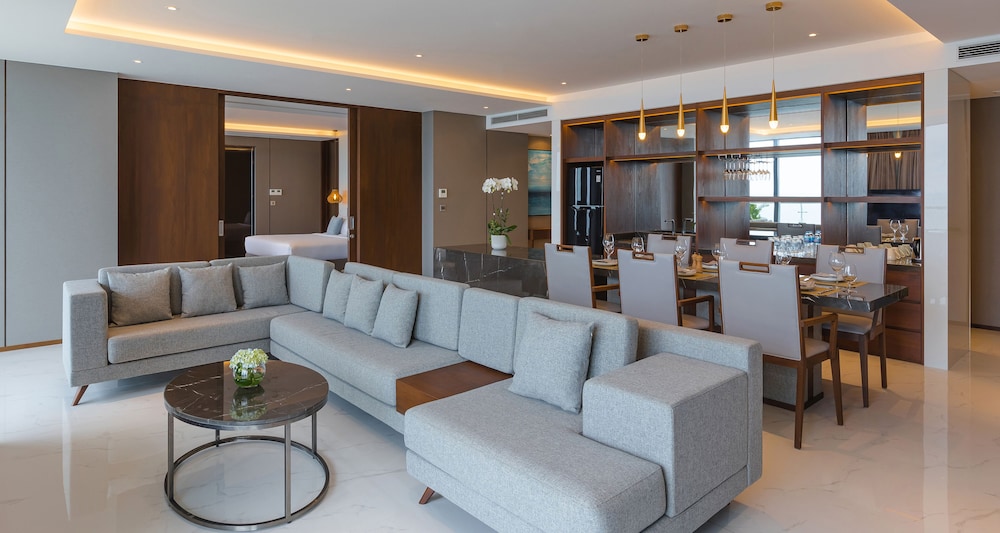 Prince Hotel Da Nang 41/75