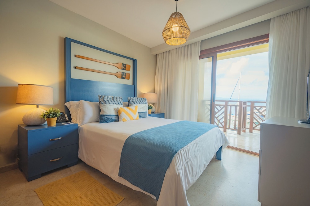 جناح فاخر بإطلالة على البحر بغرفة نوم واحدة بمطبخ صغير، The Bannister Hotel and Yacht Club 2/3