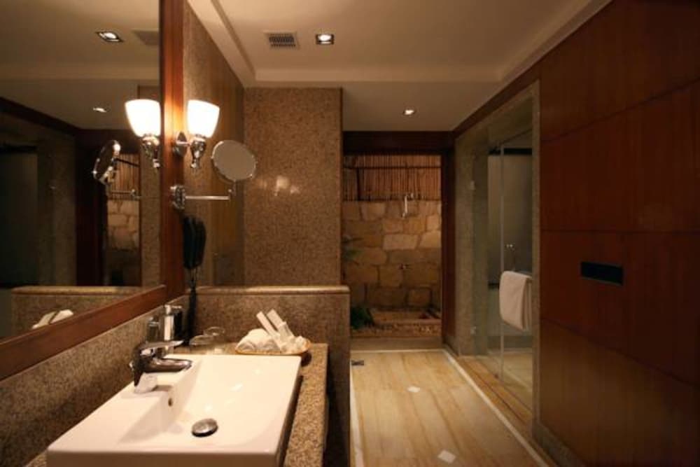 Hotel Ananta Spa And Resorts 50/50