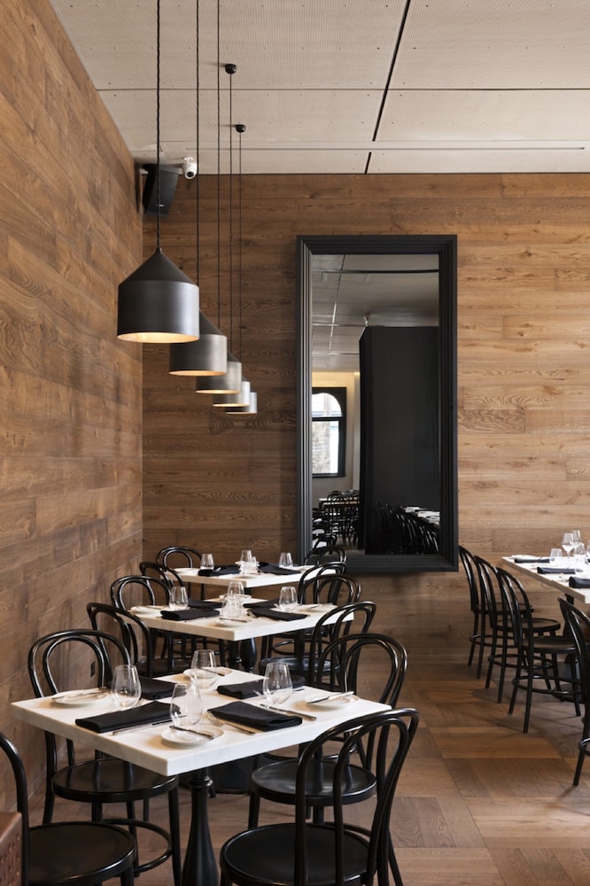 Coppersmith Hotel 42/47