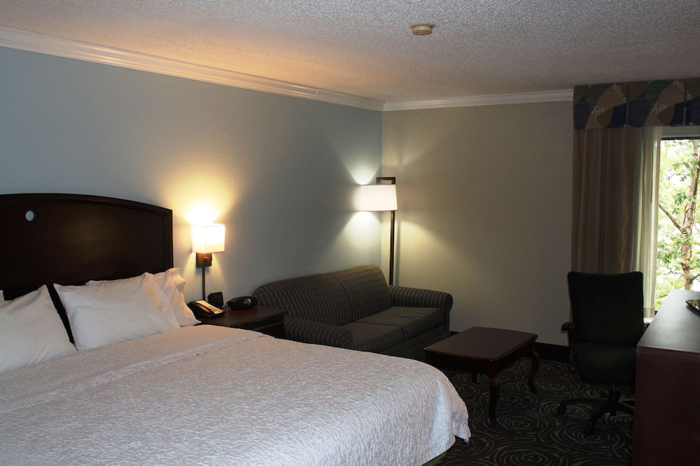 Hampton Inn Perry, GA 10/47