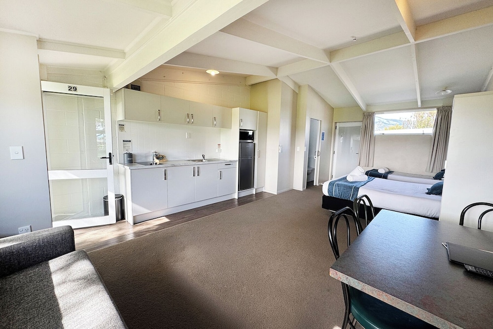 Tahuna Beach Kiwi Holiday Park & Motel 18/44