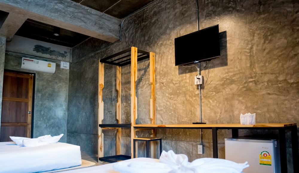 Tonfang Hotel 35/49