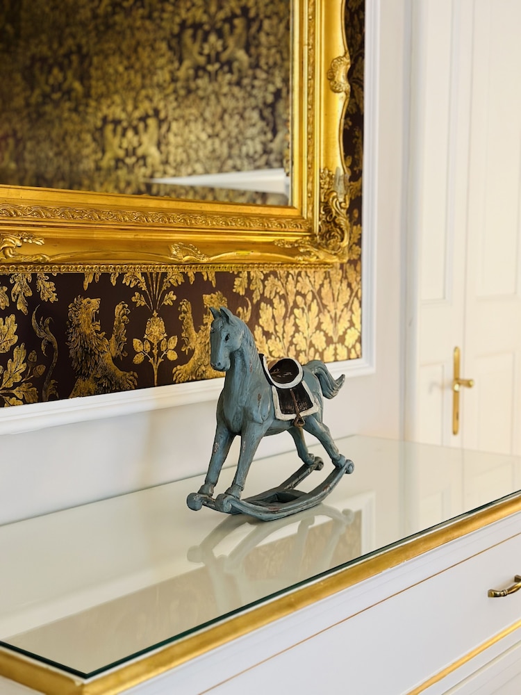 Palazzo Monga Boutique Guesthouse 63/66