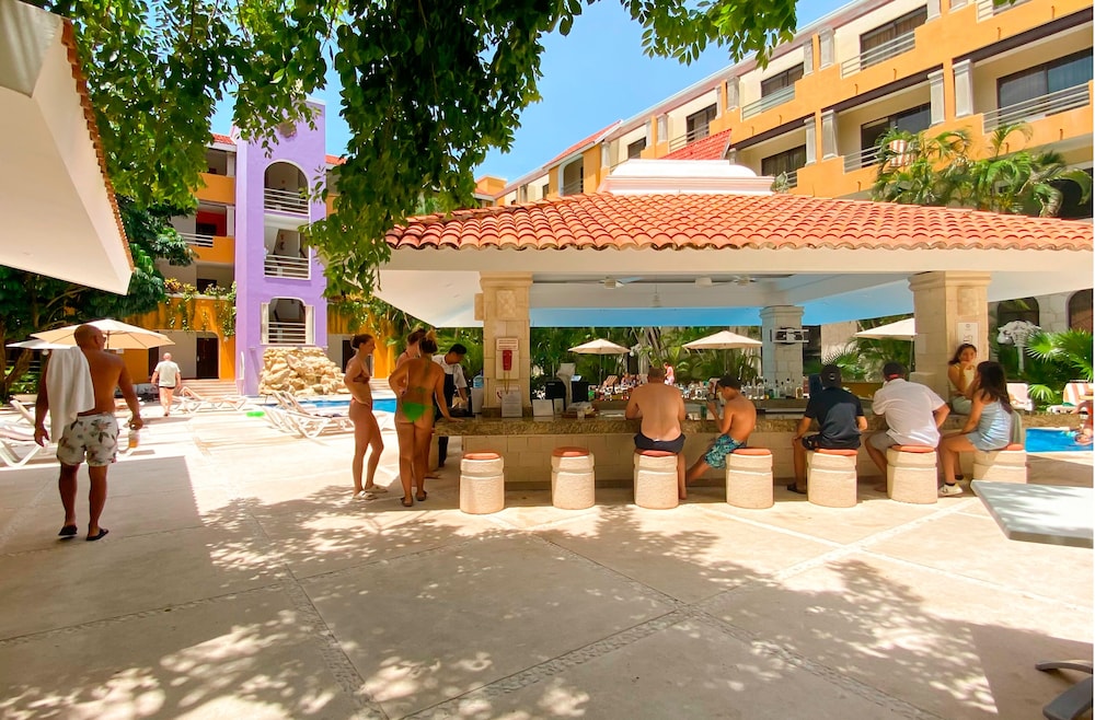 Adhara Hacienda Cancun 10/69