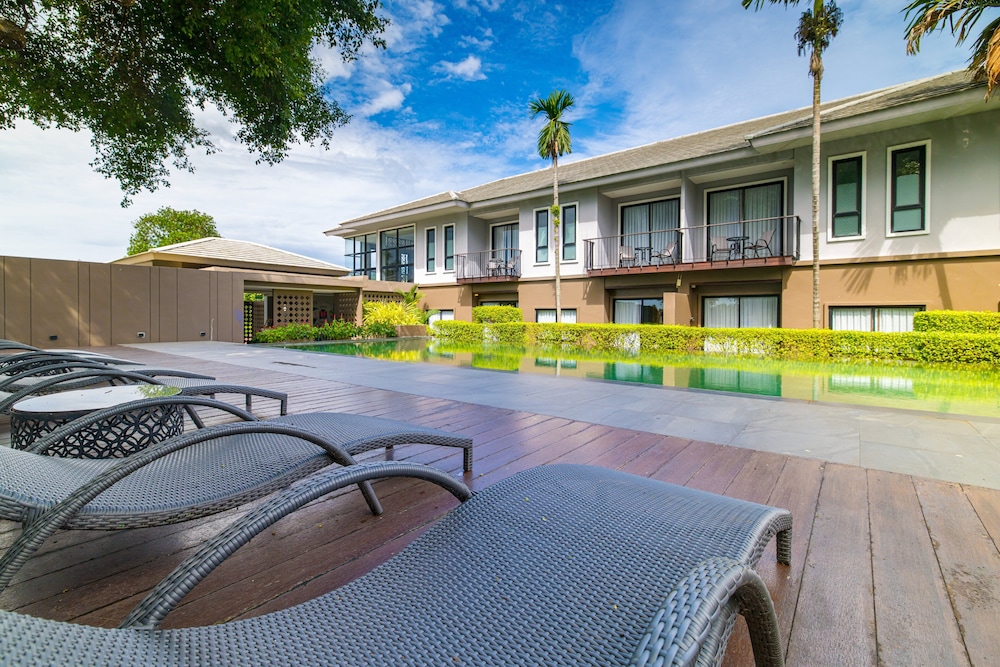 The Lake Chalong Resort 57/65