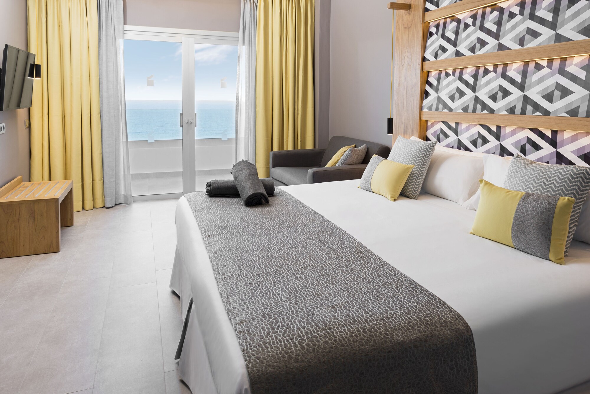 Suite, Sea View