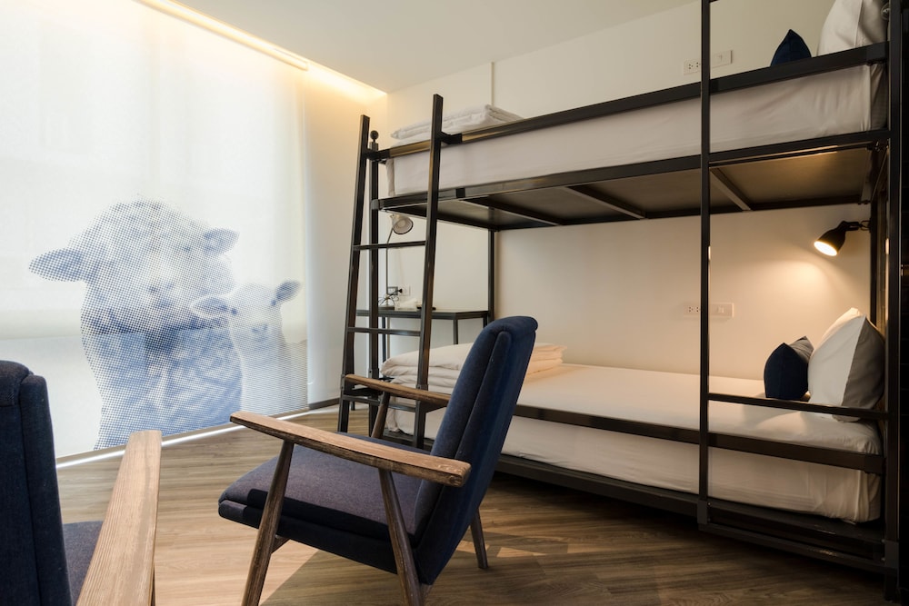 Klub Hotel Bangkok 42/65