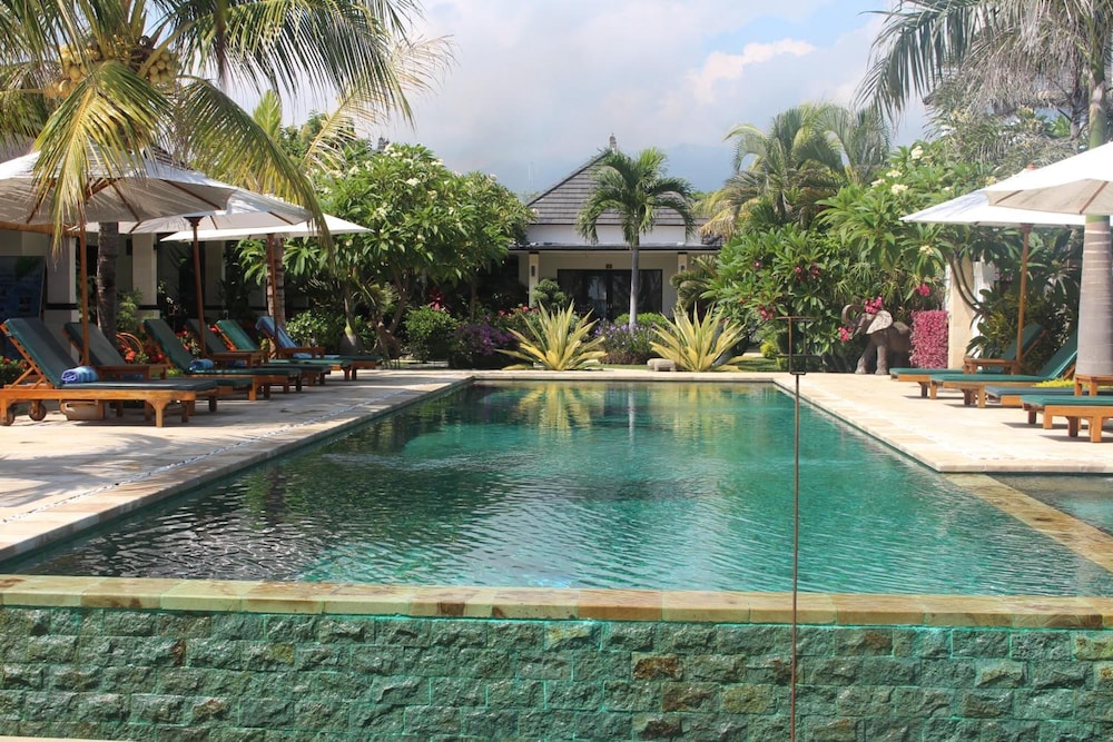 Kelapa Lovina Beach Villas 40/47