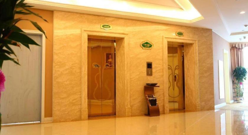 Vienna Hotel (Suzhou Jinji Lake) 12/50