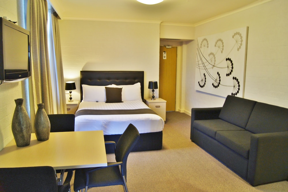 Pavilion Hotel Wagga Wagga 29/34