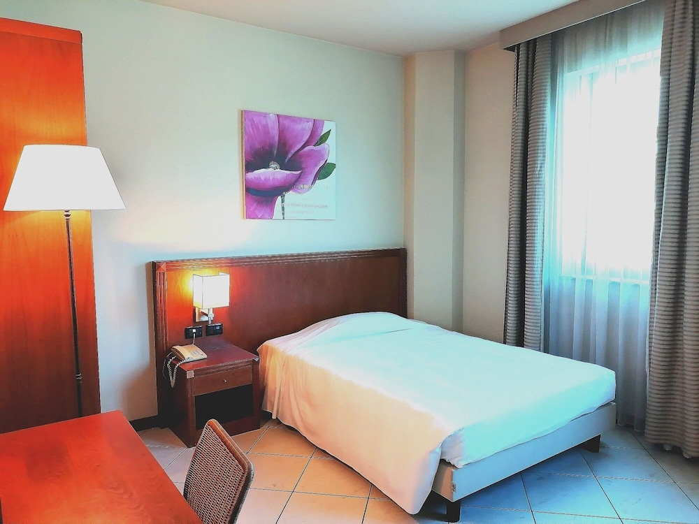 Hotel Parisi 31/67