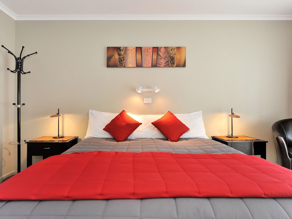MOHUA MOTELS 18/52