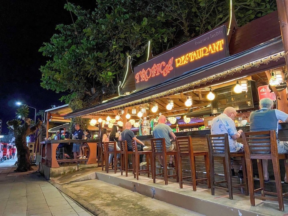 Tropica Bungalow Hotel 48/69