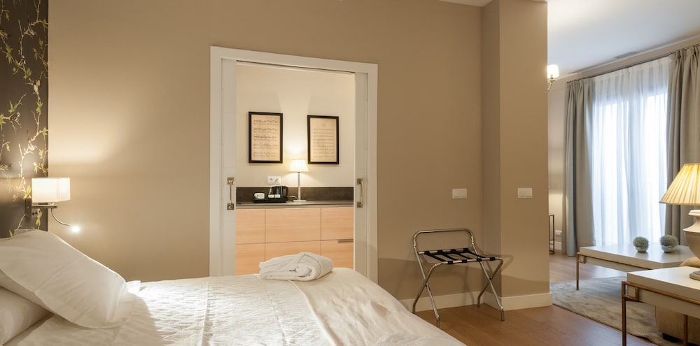 Suites Murillo Segovias 15/82