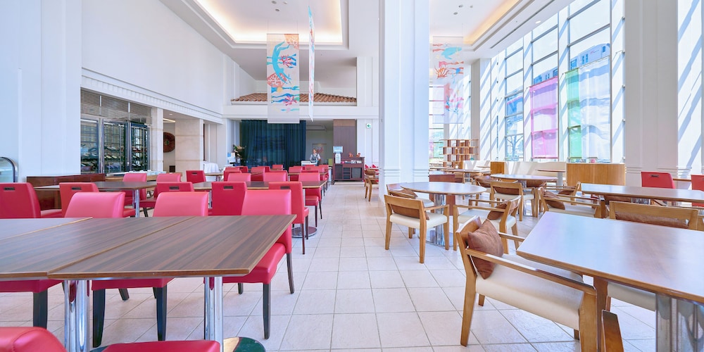Mercure Okinawa Naha 50/65