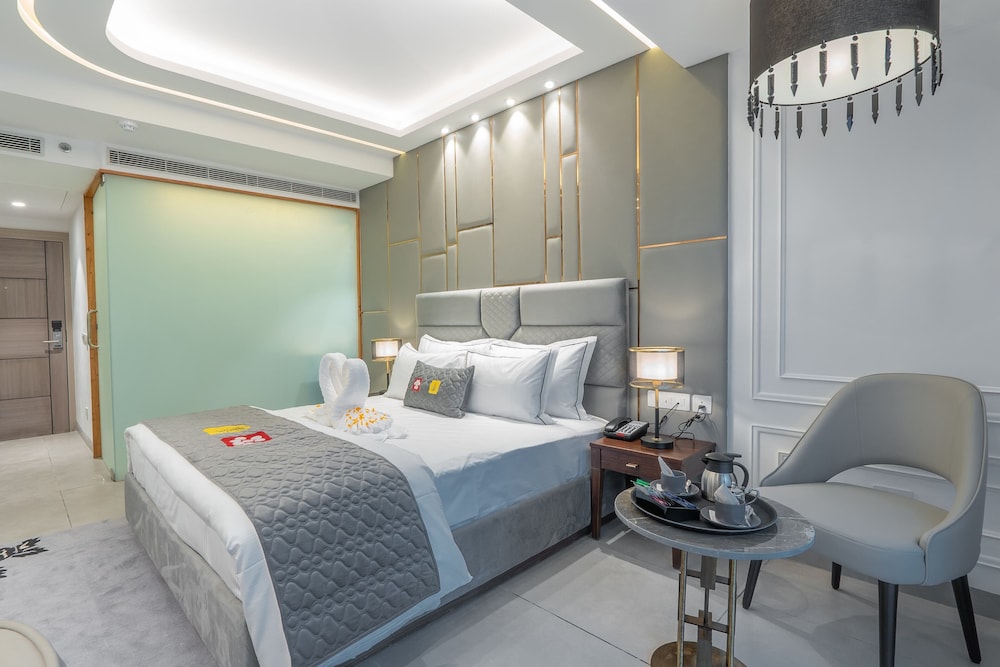 Mastiff Select Mandavya Dharamkot, McLeodganj 29/61