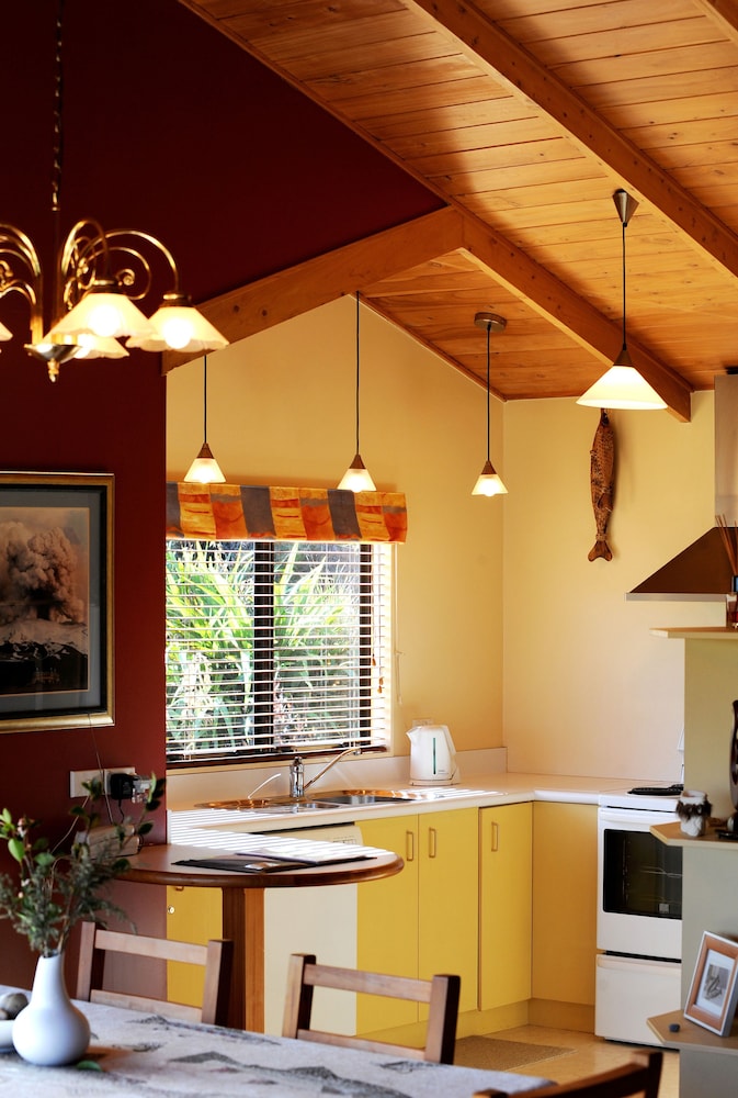Tongariro Lodge 46/75