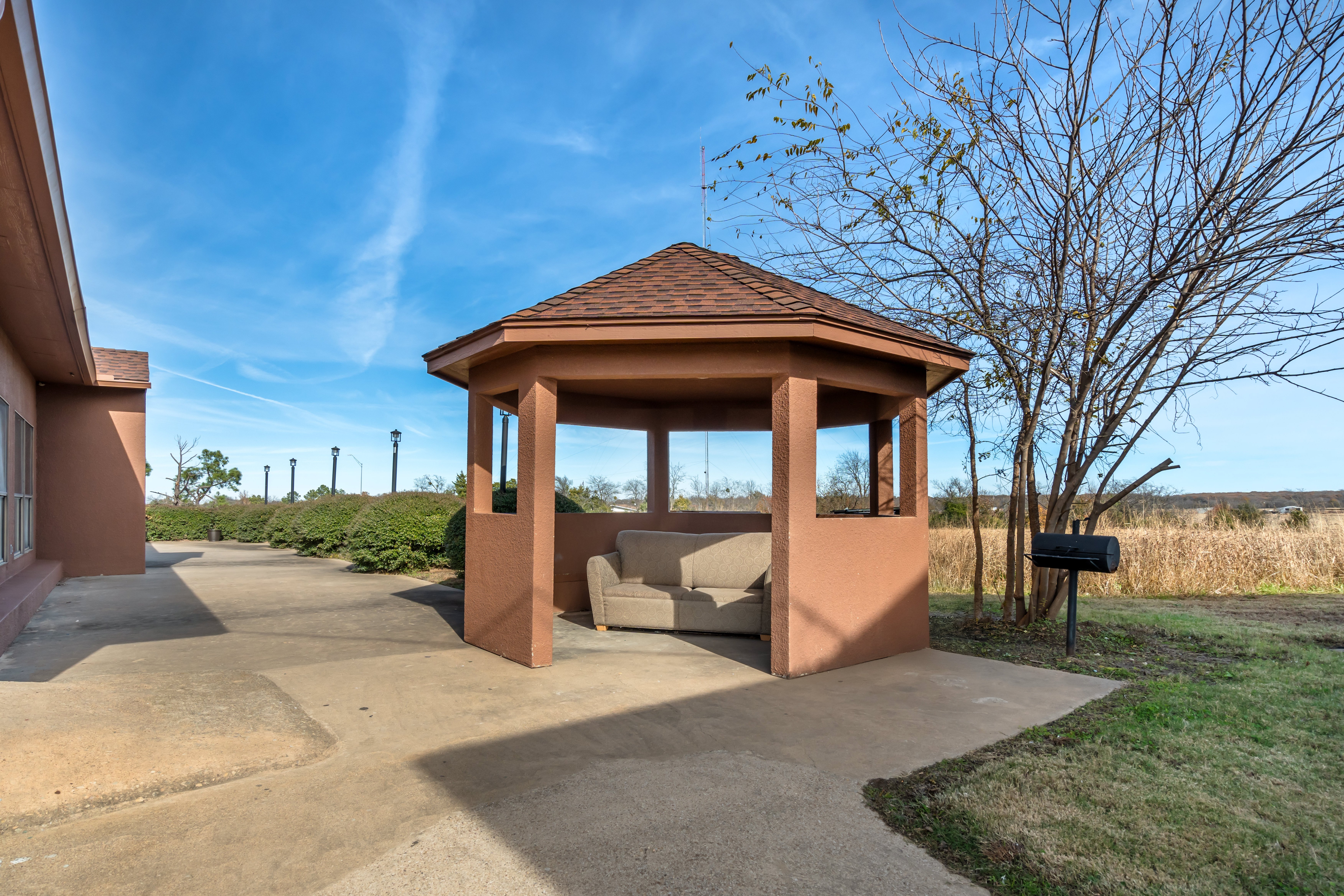 Red Roof Inn & Suites Sulphur Springs 21/26