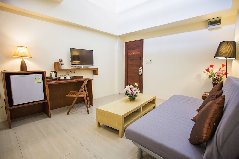 The Loft Resort Bangkok 11/44