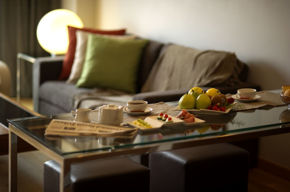 PARKTOWER SUITES 26/50