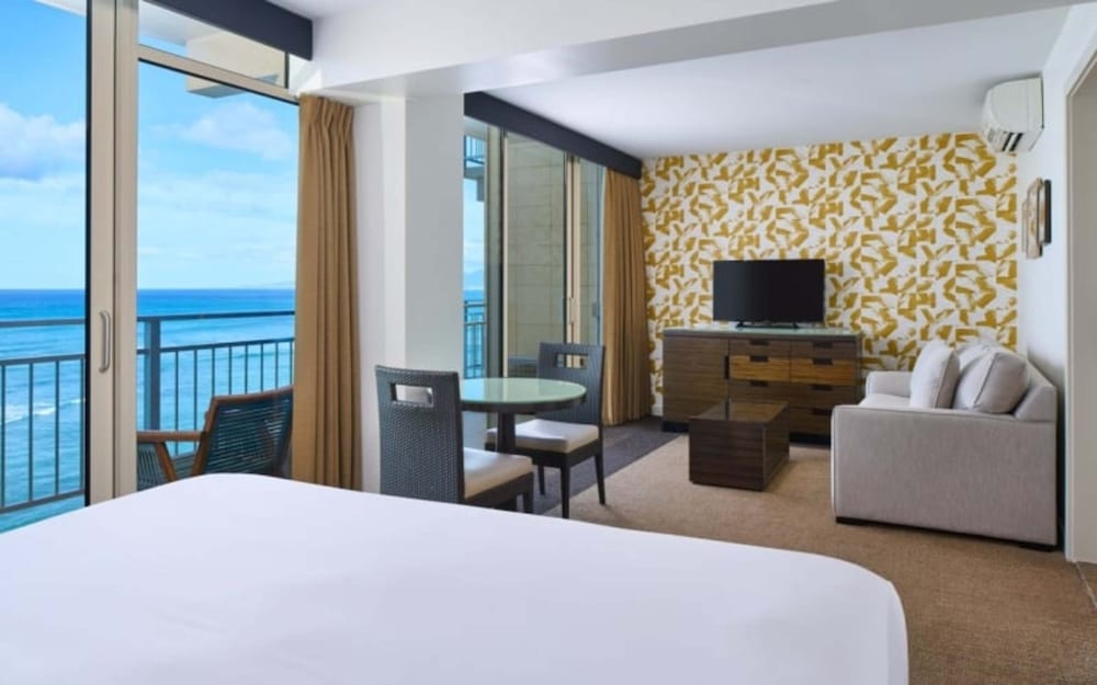 Kaimana Beach Hotel 15/50