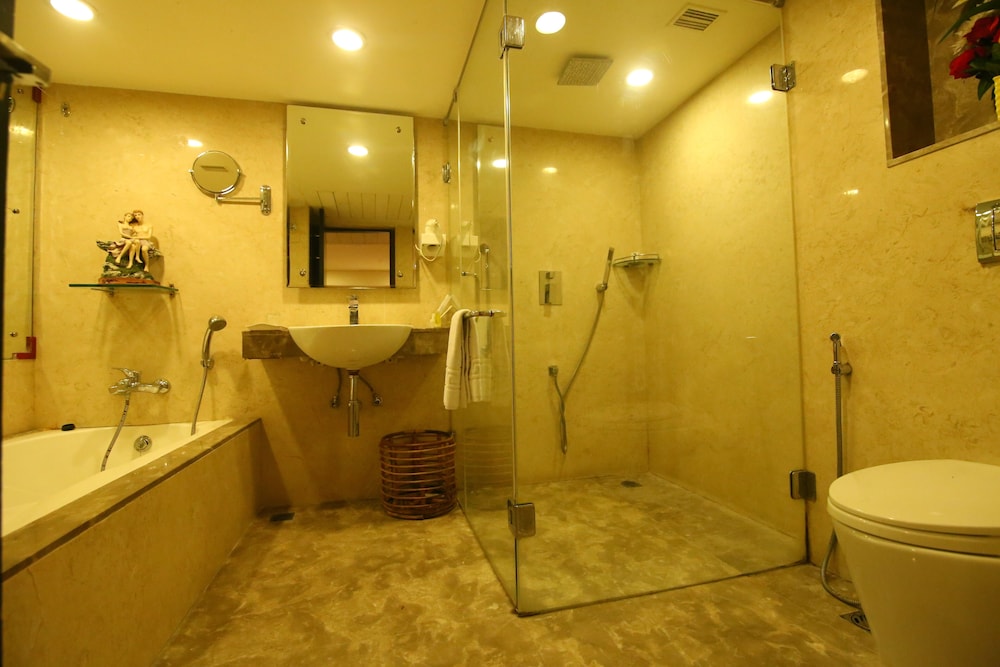 Quality Inn Bez Krishnaa 50/50