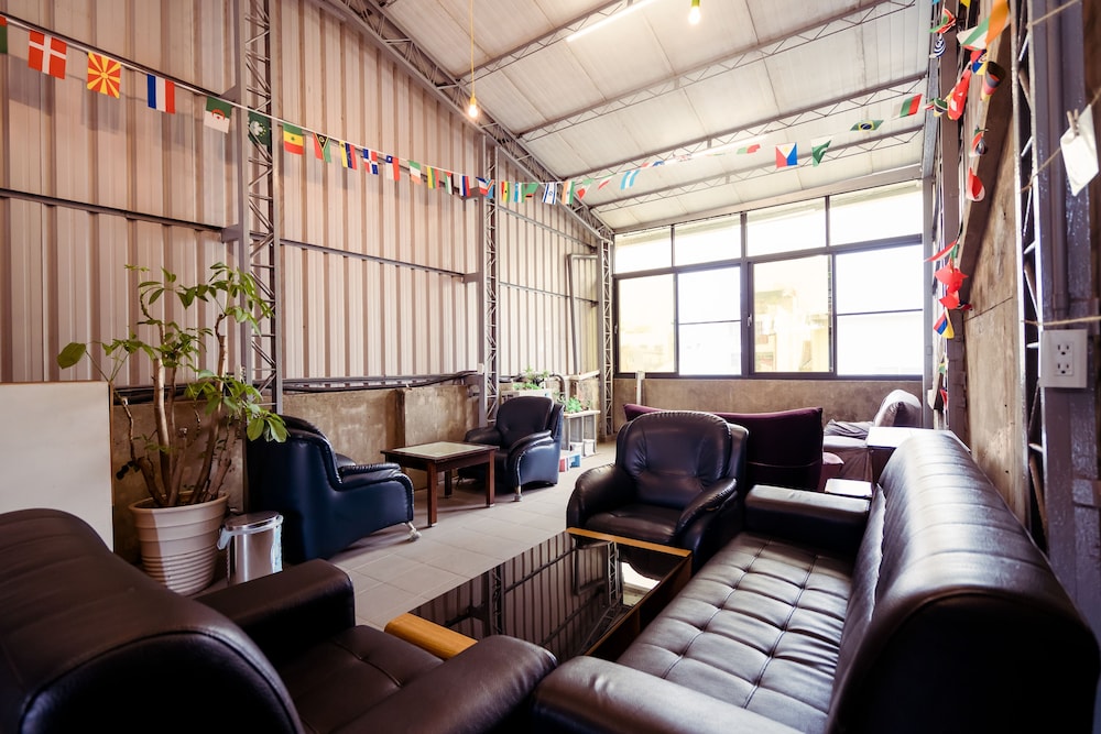 Local Backpacker Hostel 34/50