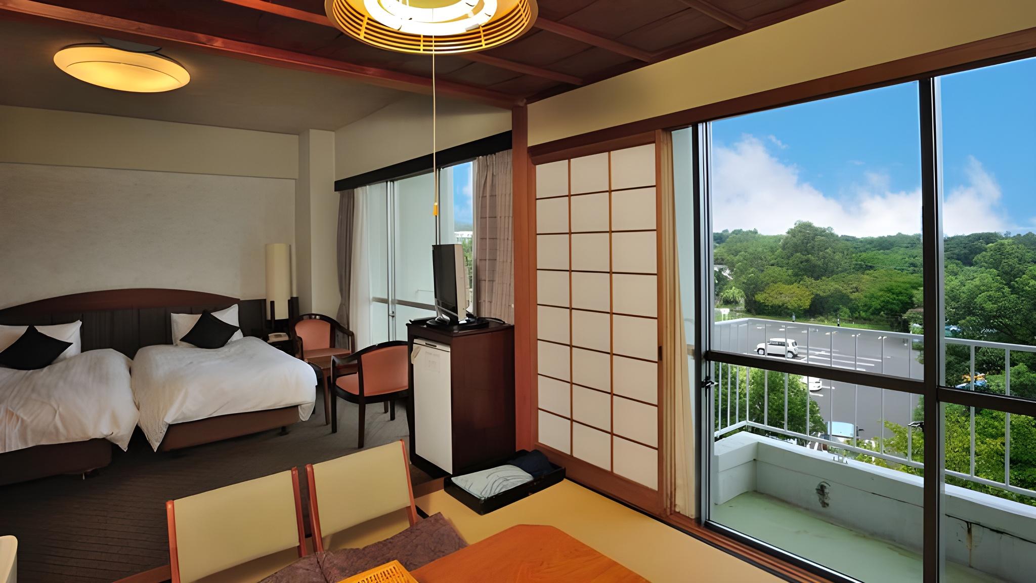 Semi Western, Style, Scenic View, High Floor