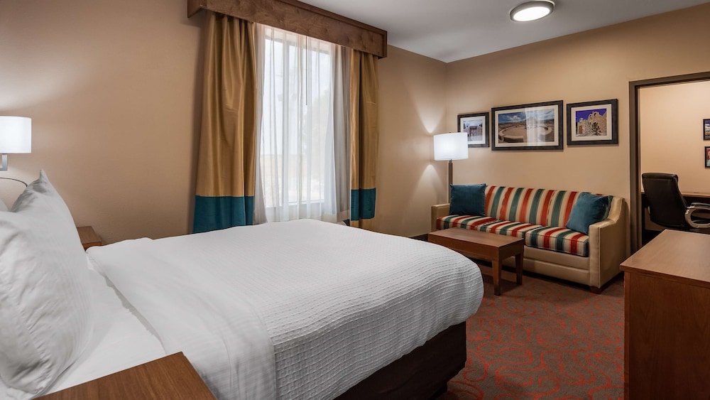Suite, Multiple Beds, Sofa، Best Western Cannon A.F.B. Clovis 2/3