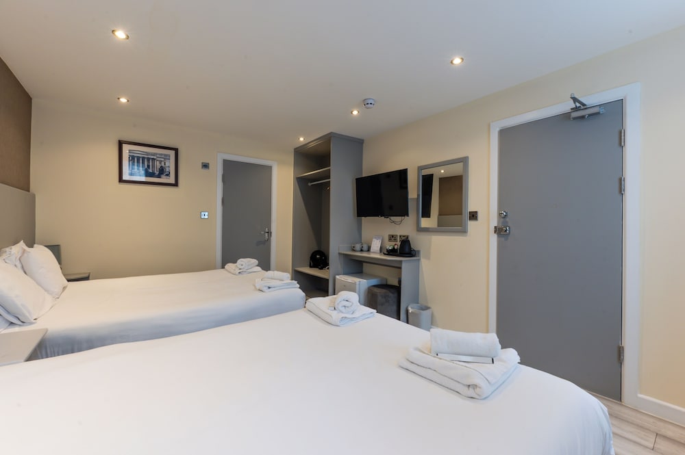 LUXURY, QUADRUPLE, 2 DOUBLE BEDS