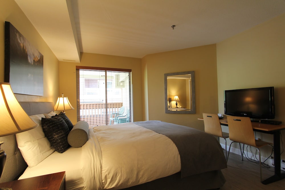 BASIC, DOUBLE BED, BALCONY