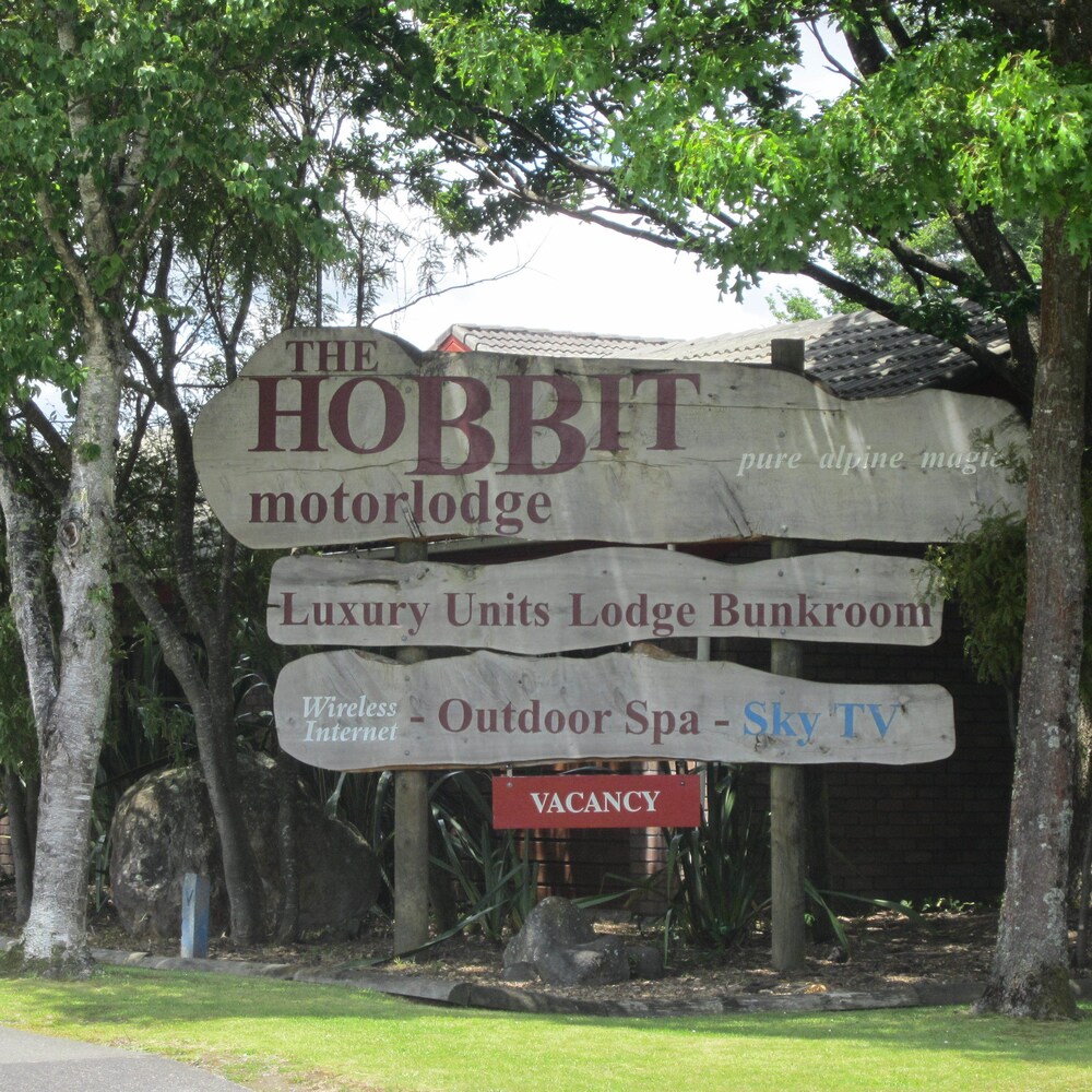 The Hobbit Motorlodge 1/41