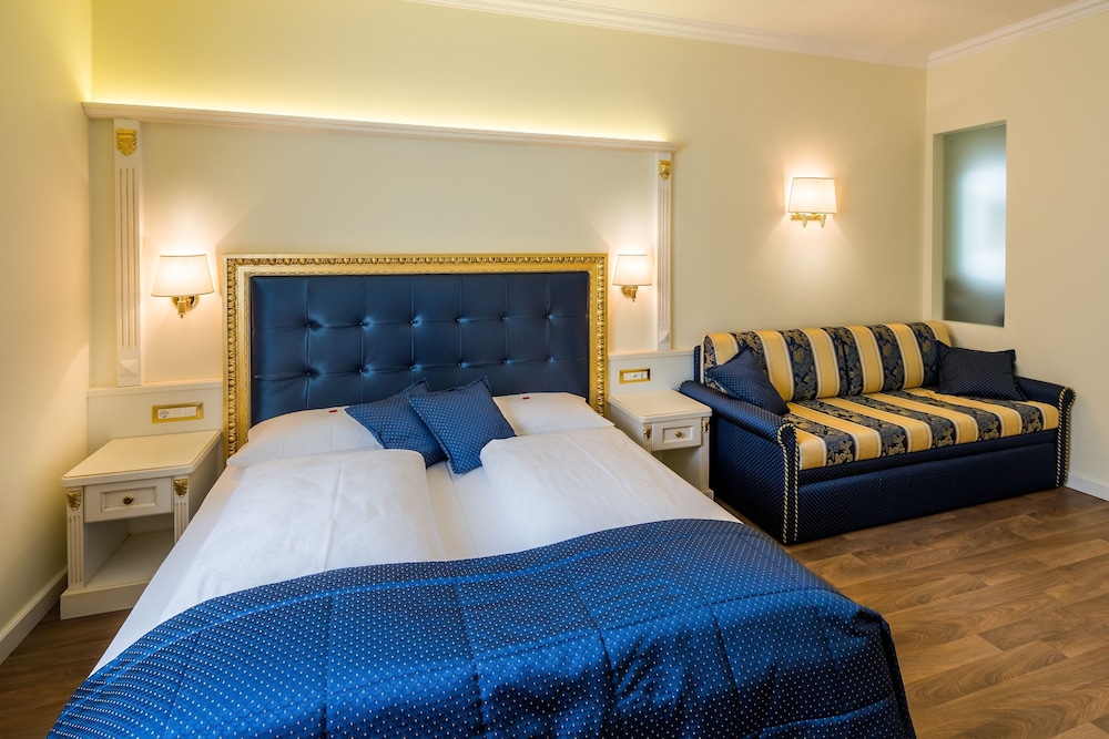1 Bedroom, Deluxe, Studio, Suite, King Bed, Mountain Side