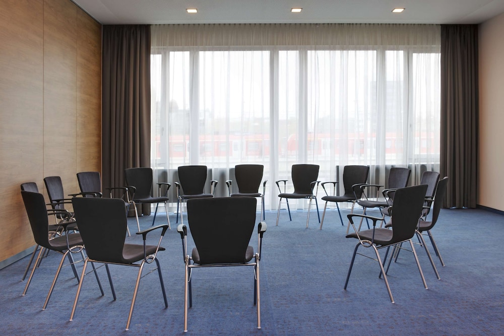 INTERCITYHOTEL DARMSTADT 30/32