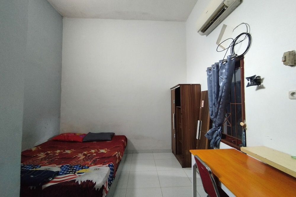 OYO 2933 Wisma Hiro Pertiwi 17/26
